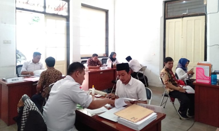 Hari Pertama Penerimaan Syarat Administrasi, Kantor Bawaslu Kabupaten Banyuwangi Diserbu Pelamar