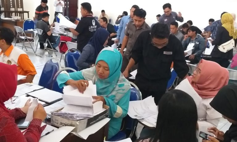 KPU Kabupaten Banyuwangi Jalankan Putusan Bawaslu Banyuwangi, Terkait Sengketa Proses.