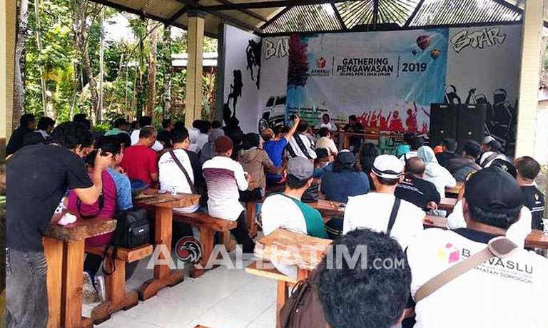 Refreshing, Bawaslu Banyuwangi Gelar Gathering Pengawasan Pemilu 2019