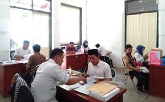 Hari Pertama Penerimaan Syarat Administrasi, Kantor Bawaslu Kabupaten Banyuwangi Diserbu Pelamar