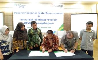 Jamin Rasa Aman Dan Perlindungan Sosial bagi jajarannya, Bawaslu Banyuwangi MOU Dengan BPJS Ketenagakerjaan