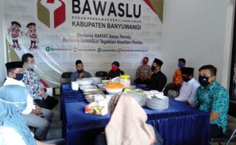 Jelang New Normal,  Bawaslu Kabupaten Banyuwangi Gelar Konsolidasi internal sekaligus Halalbihalal