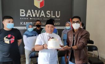 Sederhana, Peringatan HUT Bawaslu ke 13 Di Kabupaten Banyuwangi dalam masa Pendemi.